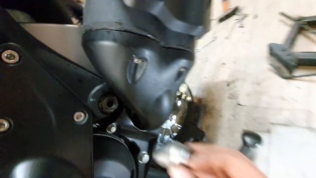 Aprilia SRV 850. Цепьзвёзды. GPS автосмазчик цепи.