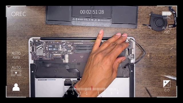Building a 2013 MacBook Air from scrap parts. DIY