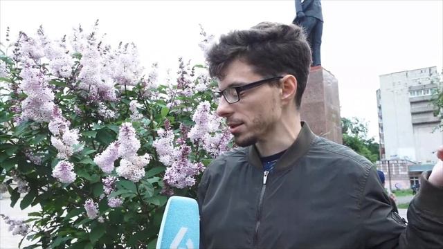 Территория свободного творчества развернулась у памятника Николаю Островскому