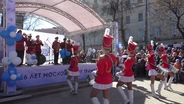 Ансамбль барабанщиц Москвички  Оркестр Московские Фанфары Чистые пруды 11.04.2015