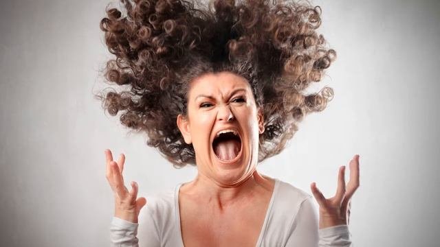 Что делать если человек сошел с ума куда обращаться куда звонить?