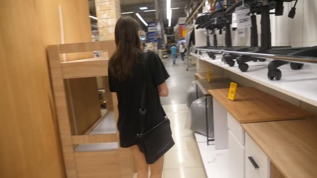 VLOG Шопинг в Эпицентре. Катя покупает стол. Я упала с табуретки