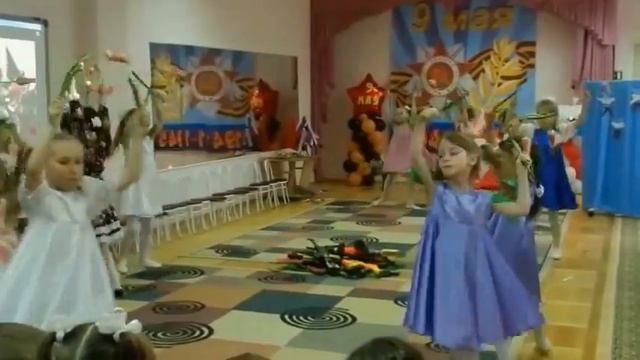 "Цветы". День Победы 2015. Ростов-на-Дону, МДОУ №234, "Казачок".