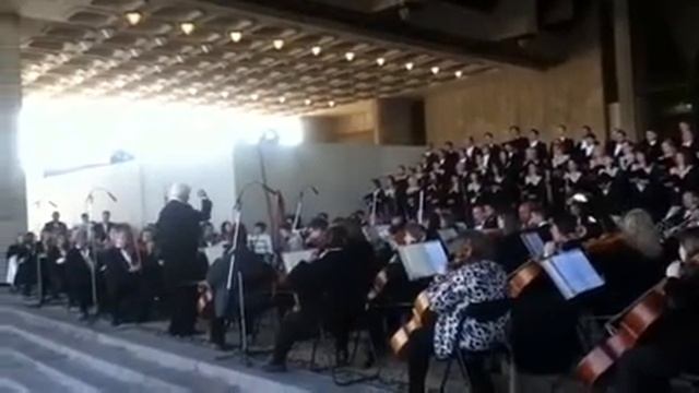 Харьков. 11.05.2014. Концерт на крыльце оперного театра.