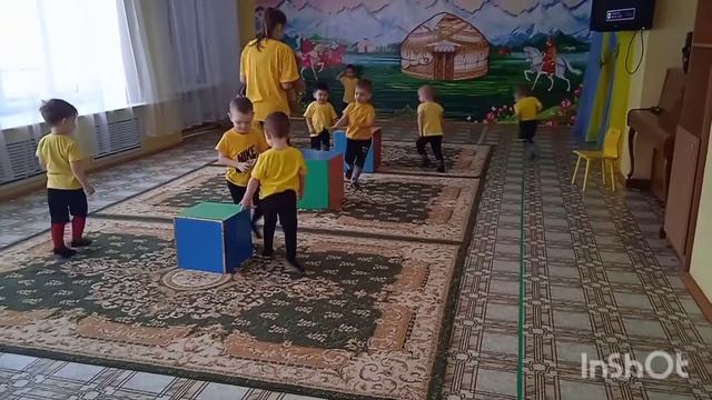 Занятие в младшей группе "Айналайын" по физической культуре