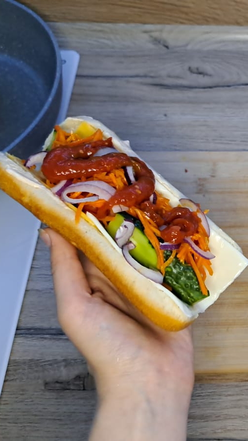 хот-дог 🌭