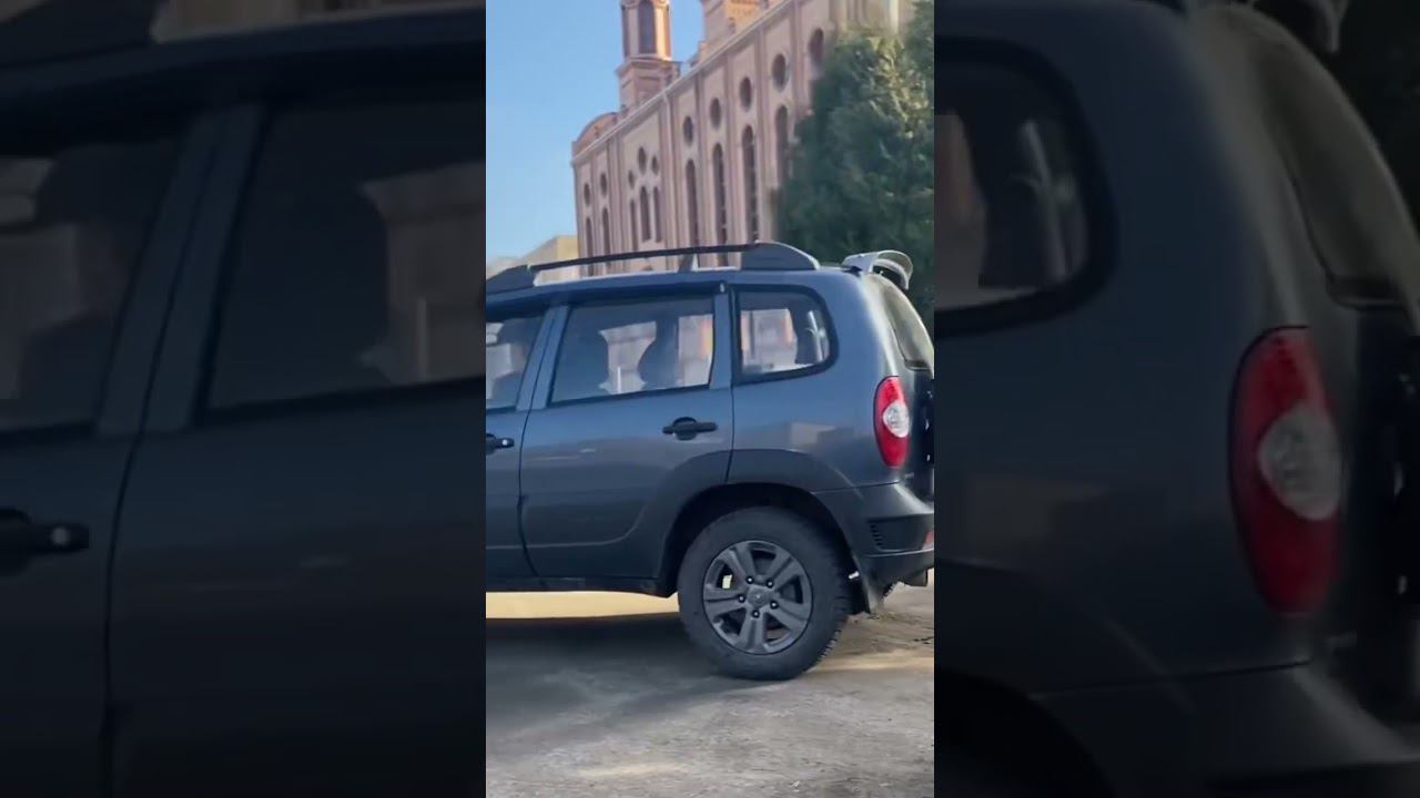 В городе Сальске Предновогодняя подготовка, возле церкви расположен ёлочный базар!!!