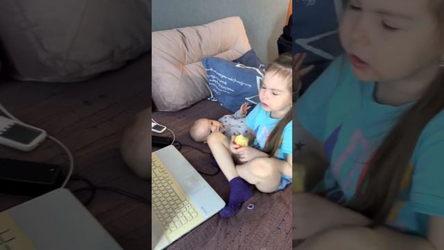 Сафия и Алиса. Видео для тех у кого есть дети