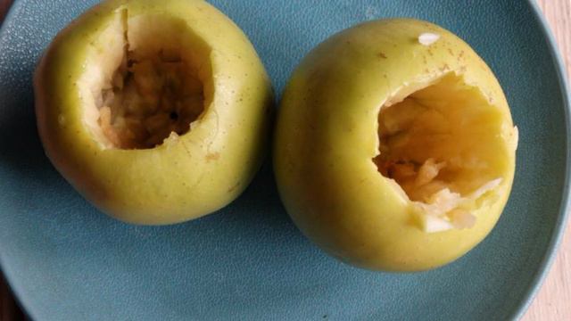 Яблоки фаршированные творогом и грецкими орехами