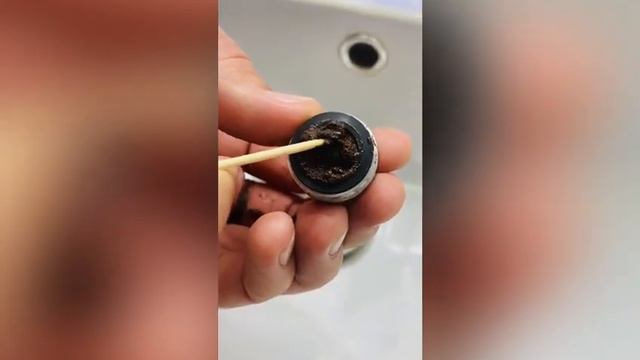 Вода с песком в Волжском
