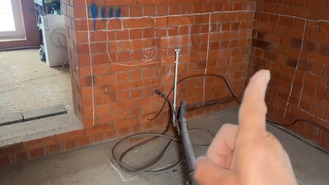 10.12.22. Продолжаем с дверью в навес/гараж. Спланировала кухню.