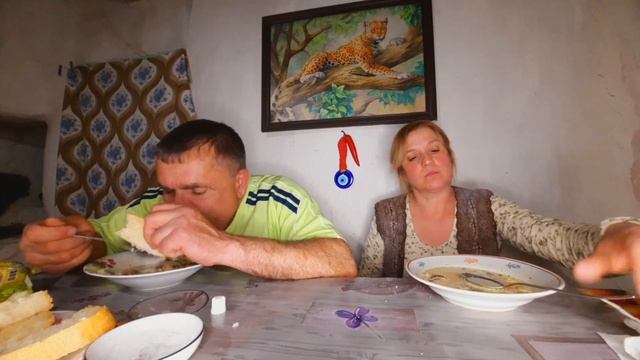 Горячий суп с грибами, едим мы на деревне сами
