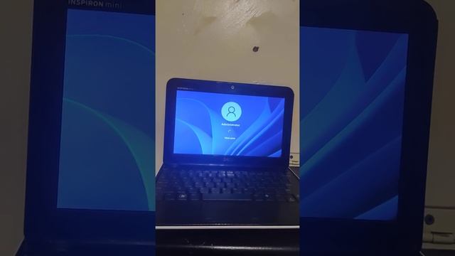 Windows 11 running on a Dell mini 1012