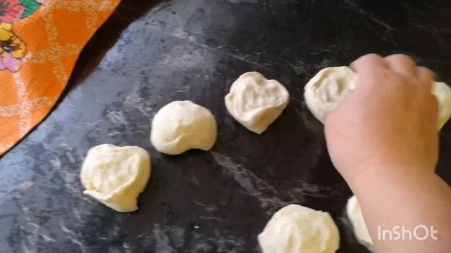Готовлю чебуреки.