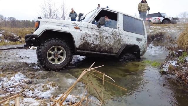 Toyota Land Cruiser 70 vs UAZ MUD OFF Road