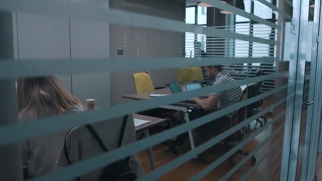 КОВОРКИНГ ЗА 100 МЛН. Лучшие варианты аренды офиса в Москве. ТОП 3 коворкингов