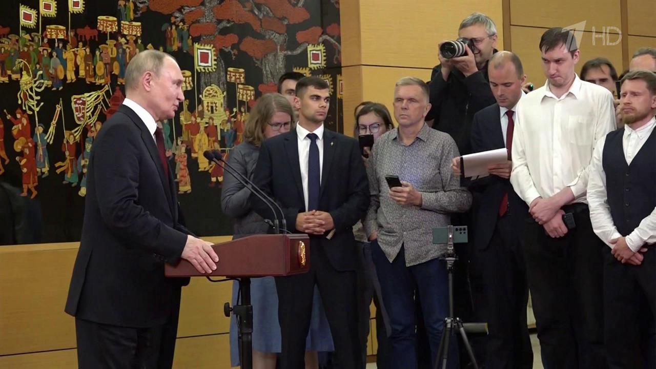 Пресс-конференция президента России по итогам государственных визитов в КНДР и Вьетнам