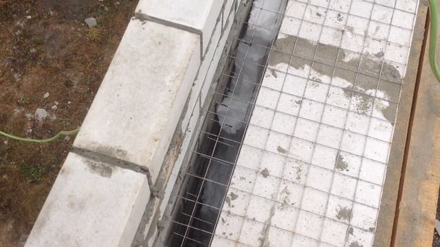 Утепление пеноизолом строящегося дома