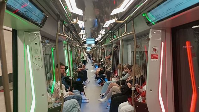 Парад поездов в Москве на БКЛ 2024 Поезд метро "Москва 2024" 18 мая 2024 года 14:17:56