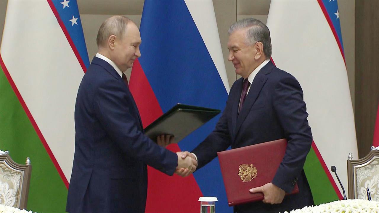 По итогам переговоров президентов России и Узбекистана в Ташкенте подписаны десятки соглашений