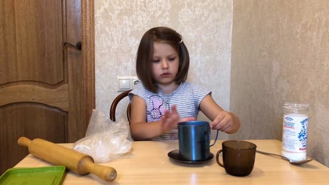 Как тарелка примёрзла к стакану