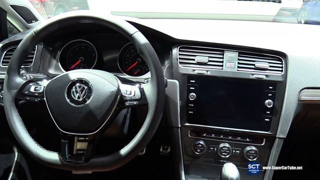 2018 Volkswagen Golf Alltrack TSI 4motion - Exterior Interior Walkaround - 2017 New York Auto Show