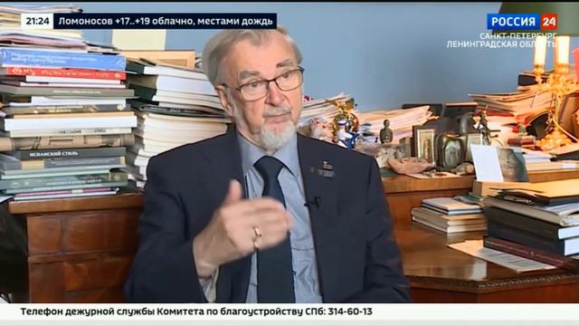 Главный герольдмейстер при президенте РФ Г.Вилинбахов о значении цветов флага РФ. Без комментариев.