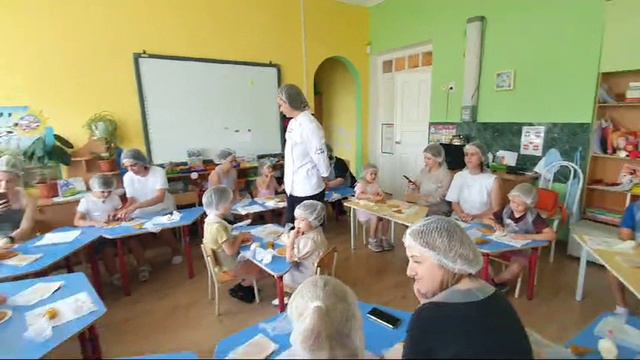 Мастер-класс для детей и родителей "Украшение торта"