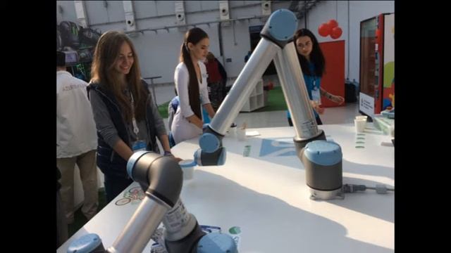 Серебряные волонтеры СПб на ВФМС 2017.