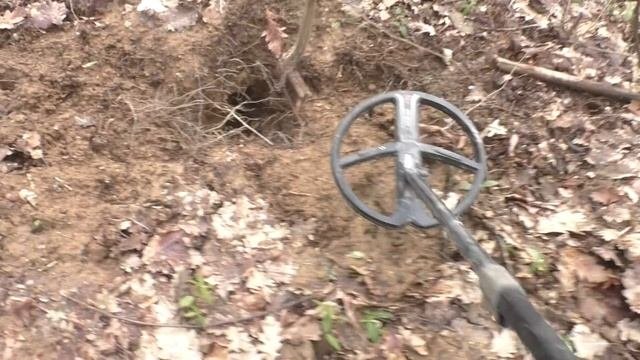 НАШЕЛ НА ЛЕСНОЙ ДОРОГЕ СТАРЫЕ КРАСИВЫЕ УКРАШЕНИЯ!!! В Поисках Клада и Сокровищ