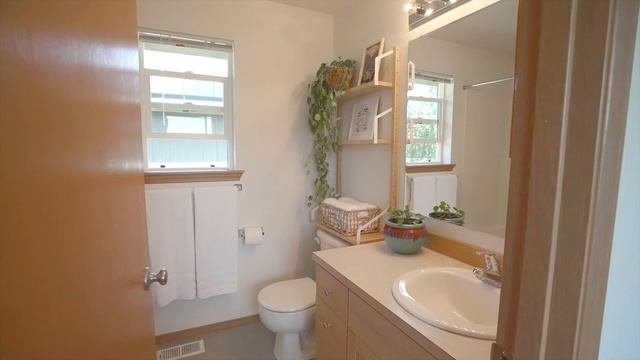 Turnkey Hilltop Home - 1224 S Sheridan