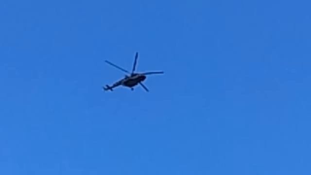 Пушкино. Военный вертолет курсом на Чкаловский