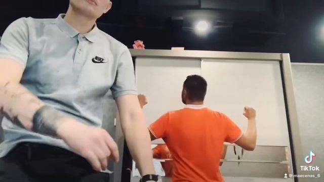 Если друг вдруг и не друг