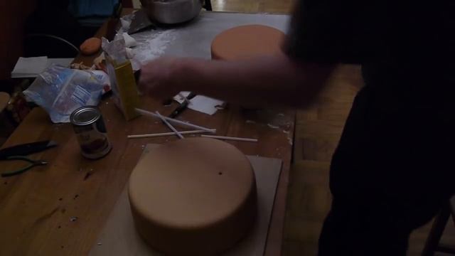 How to make fondant cakes - complete tutorial -Part 3 [OkGUzFKQhzY]