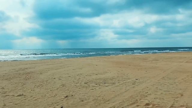В КОЖАНКЕ В +6 ОТМОРОЖЕННАЯ В АНАПЕ. ВЕСНЫ ХОЧУ А ВЫ?