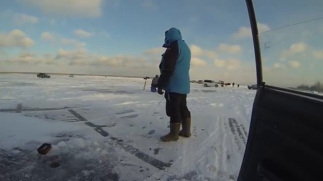 НЕ ЛЕЗЕТ В ЛУНКУ!!! Вот ЭТО РАЗДАЧА!! Зимняя рыбалка в СПИРИНО. СУДАК НА ВИБЫ зимой 2023!