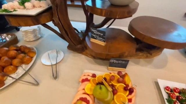 WELNA Eco Spa Resort  День Рождения в отеле шведский стол распаковка подарка
