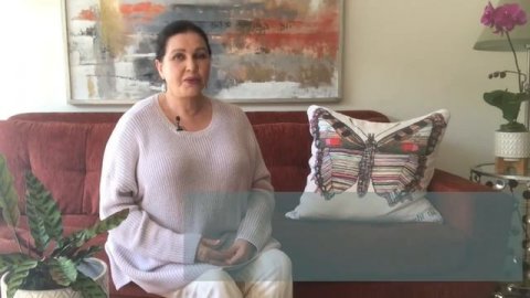 ▶️ Как перевести на английский “зарплата” - paycheck vs. salary vs. wages. Эти слова не синонимы!