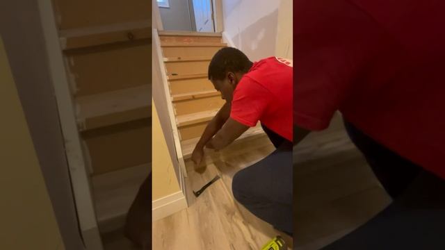 How to Install Vinyl Plank Flooring On Stairs in 6 Steps