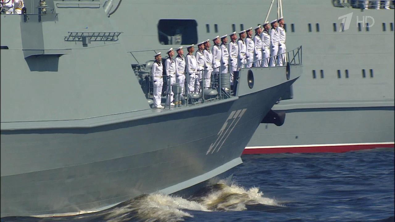 В Санкт-Петербурге прошел военно-морской парад в честь Дня ВМФ