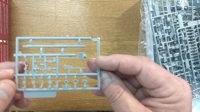 Обзор Т-72 В2 Рогатка от Model Collect