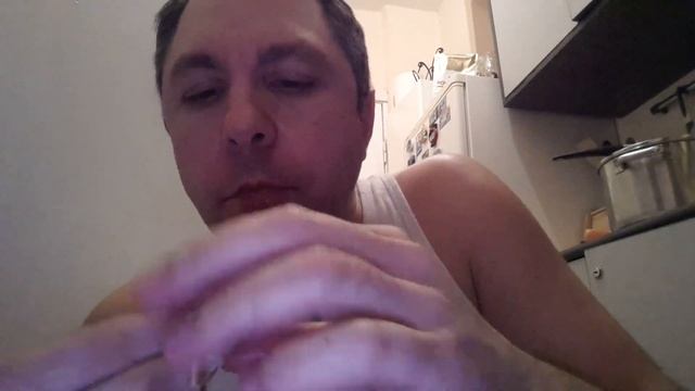 MUKBANG. КУШАЮ КОПЧЁНУЮ СКУМБРИЮ