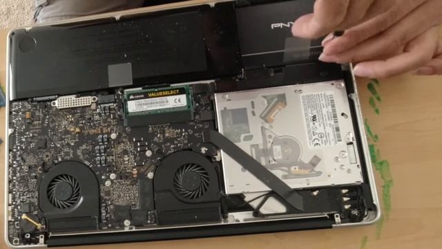 macbook pro 2011 in 2021 || upgrade to SSD + 16GB RAM