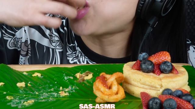 EATING BREAKFAST FOR DINNER (ASMR SOUNDS) SOFT WHISPERS | SAS-ASMR