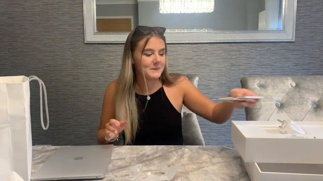 MACBOOK AIR 2020 UNBOXING!! | + Accessories!