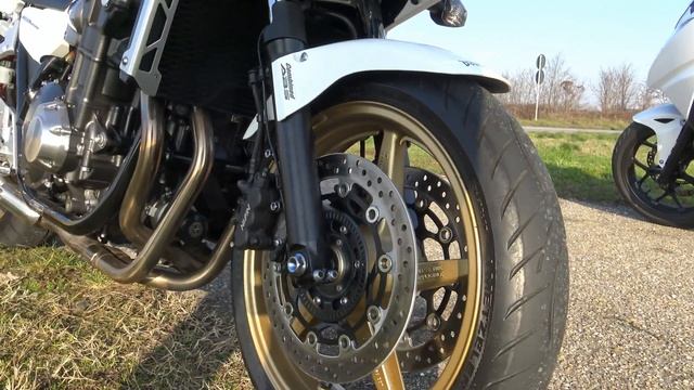 HONDA CB1300 (VIDEO 4K)