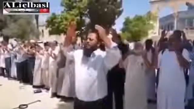 Masjid al Aqsa Victory Prayer : Palestine People Celebrate Removal Of Israeli Military From Masjid
