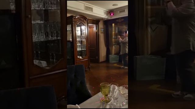 Торт с парящим ярусом