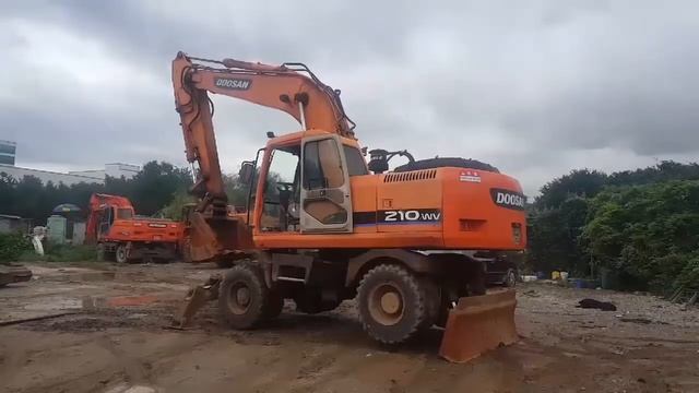 Máy xúc bánh lốp DOOSAN SOLAR 210WV | Cheap old Excavator!