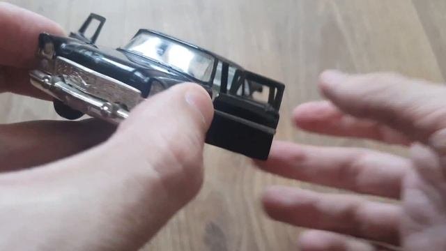 Чайка Газ-13. А 15.Масштаб 1:43.Покупаю и оцениваю модели машинок.